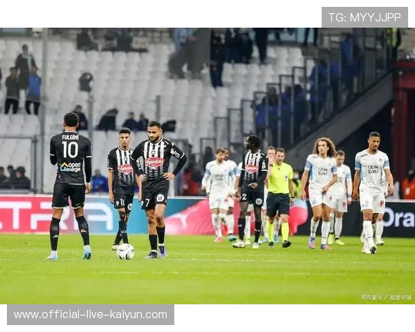 尼斯目前联赛积17分排名第9,已被挤出欧战区 尼斯目前联赛积17分排名第9,已被挤出欧战区