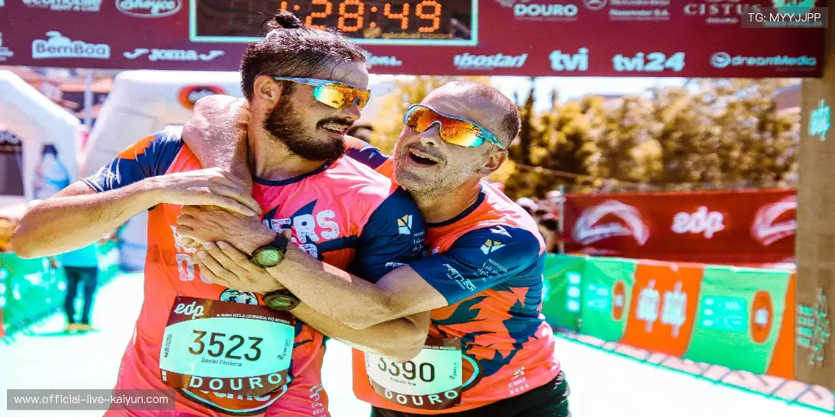 📱指尖一点,赛事世界瞬间展开!⚡